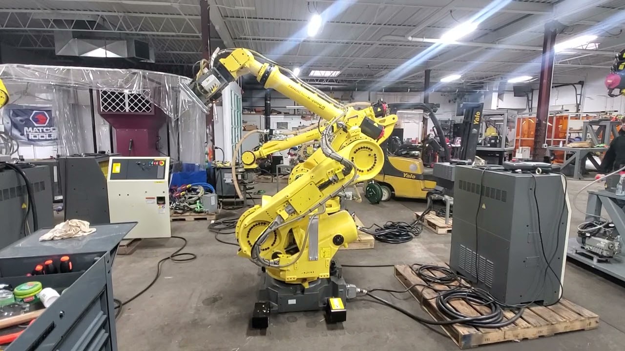 FANUC R 2000ib165F Industrial Robot    F80388
