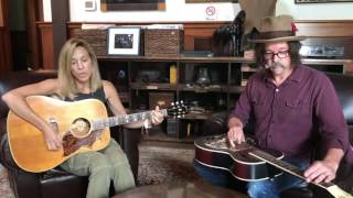 Sheryl Crow &amp; Jeff Trott - &quot;Home&quot; - Live Acoustic Duo (25-07-2017)