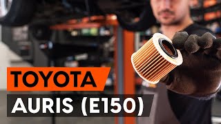 Hvordan bytte oljefilter og motorolje der på TOYOTA AURIS 1 (E150) [AUTODOC-VIDEOLEKSJONER]