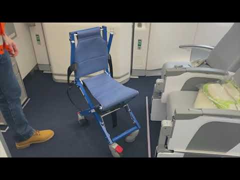 Video: Nainen Herää Pysäköityyn Lentokoneeseen