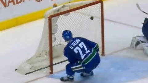 Daniel Sedin Open Net Miss vs Edmonton (10/18/15)