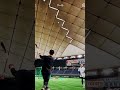 軽々とぶっ飛ばす岡本和真、飛びすぎて打球が見えないっ!