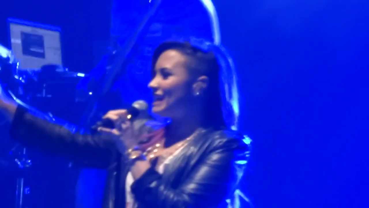 Demi Lovato Soundcheck - How To Love - March 7, 2014 (Forgets Lyrics)