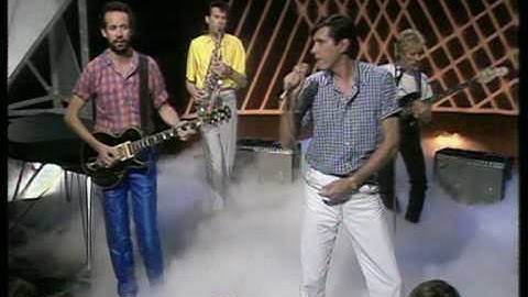 Oh Yeah (On The Radio), Live on Top Of The Pops - Roxy Music (Official Video)