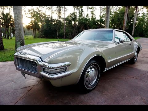 The First Oldsmobile Toronado Was a Technological Marvel and Instant Classic
