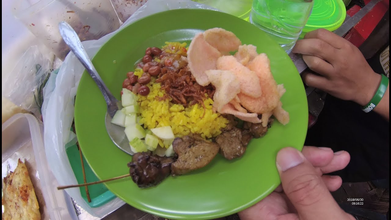 Indonesia Serpong Street Food 2707 Part.1 Nasi Kuning Sate Hati With