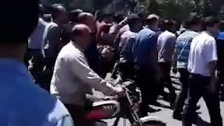 Download İran'da Halk Hayat Pahalılığını Protesto Etti Video MP3 İran'da Halk Hayat Pahalılığını Protesto Etti