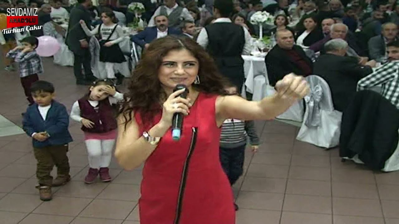 Aslı Şahin l (CANLI) Konser, Salondaki misafirleri büyüledi.