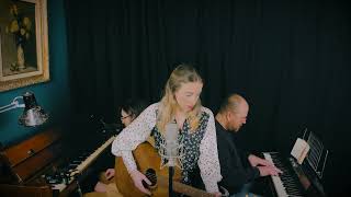 Danielle Lewis - My Youth (Live)