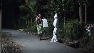 Pocong vs Orang Gila