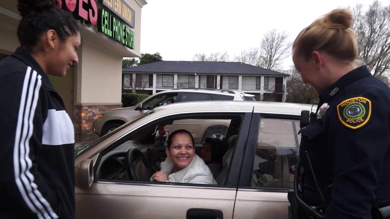 Houston Police Secret Santas Help Houstonians Celebrate a "Green" Christmas