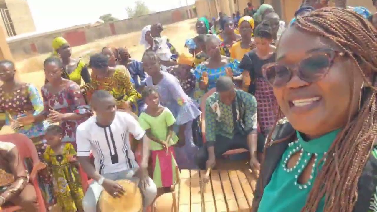 CARINE SORO Be mou chié be mi chié bébé chéri