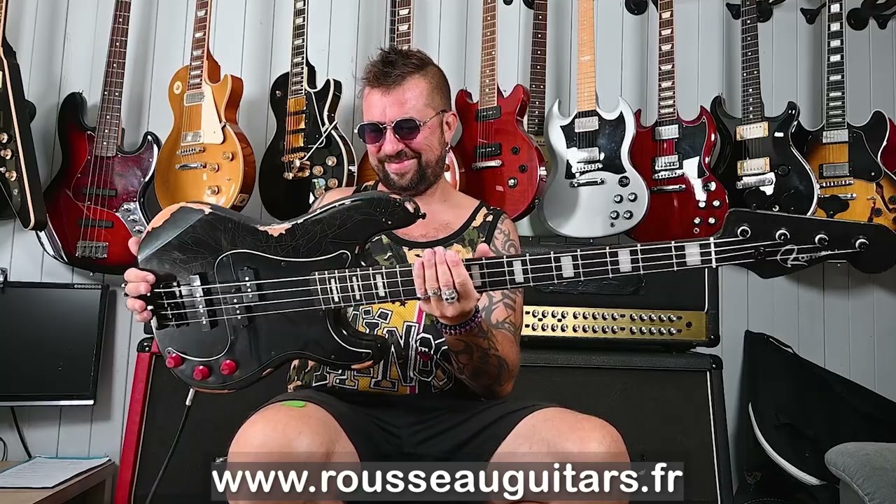 Yves Giraud (Les Fatals Picards) découvre sa basse Rousseau Guitars