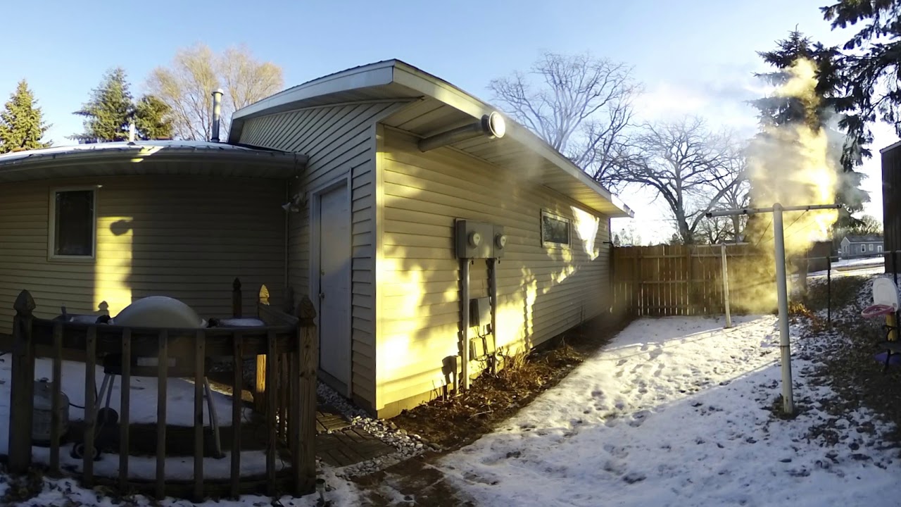 360 Virtual Reality Throwing Boiling Water In The Air