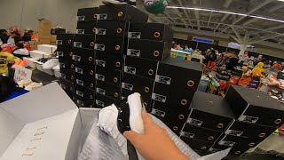 BUYING UNRELEASED JORDAN 11s AT SNEAKERCON CLEVELAND. END OF SHOW STEALS ON RARE NIKES AND VINTAGE!