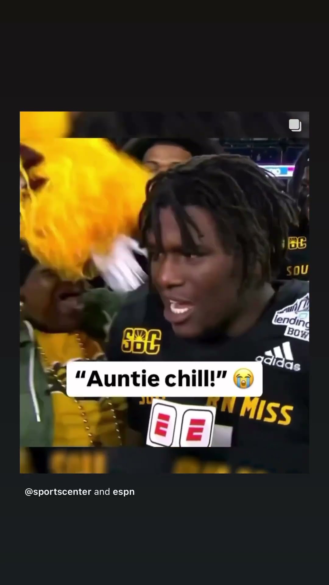 “Auntie Chill” ? #hoodnews #FrankGoreJr #Auntie #Football #interview #lol #omg #wow #how #funny