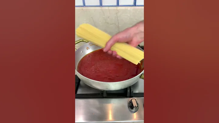 NEVER boil your spaghetti again! 😍 #shorts #pasta