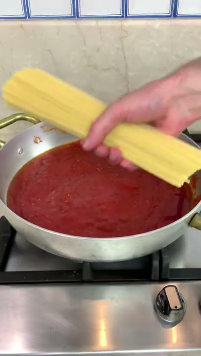 NEVER boil your spaghetti again! 😍 #shorts #pasta
