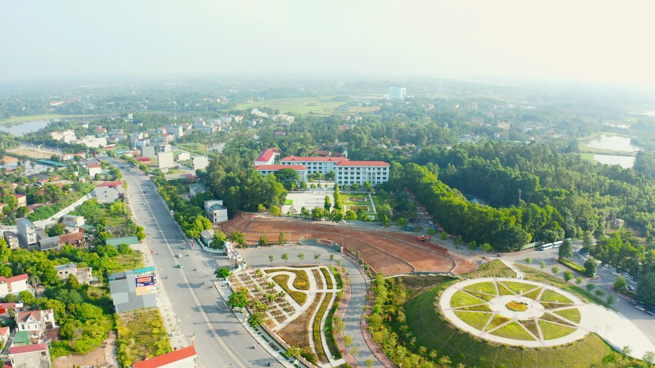 VIDEO 4K | TRƯỜNG PHỔ THÔNG CHẤT LƯỢNG CAO HÙNG VƯƠNG... - youtube