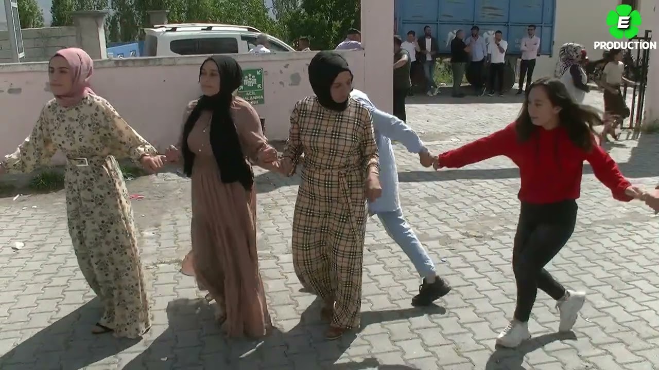 Kars Kağızman Günindi (KERS) Köyü MEHMET CESUR'un çocukları (MİRAN AMAR & MERVAN) görkemli sünneti