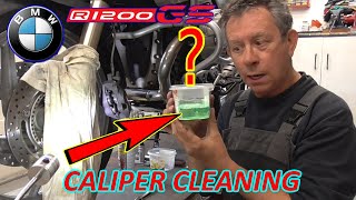 BMW R1200GS [2010] FRONT BRAKE CALIPER CLEANING..EASY..? The Old Mechanic his own R1200GS ‍