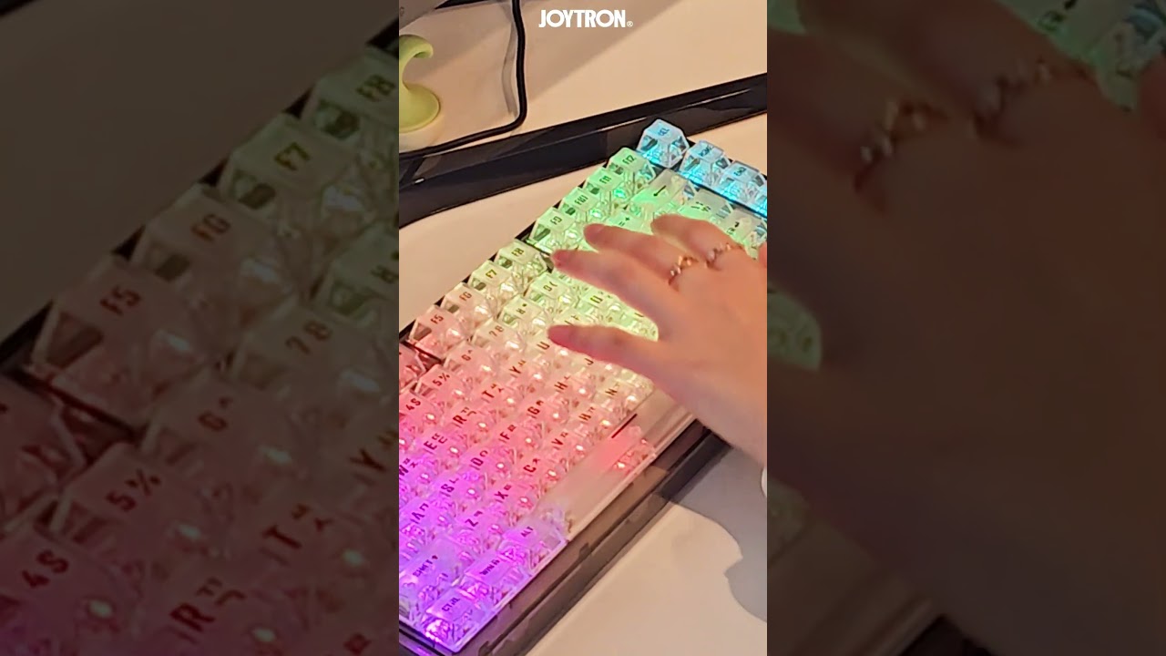갬성이 넘치다 못해 흐르는 키보드 MK82 #조이트론 #게이밍키보드 #투명축 - YouTube