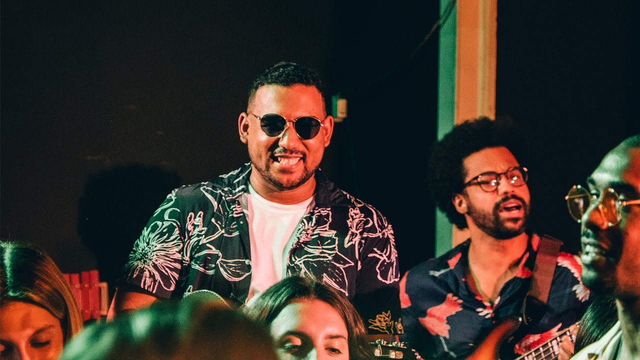 MANINHO - Vem Pra Cá [Official Music Video]