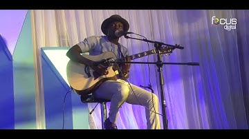 SIX STRINGS SOBOLO