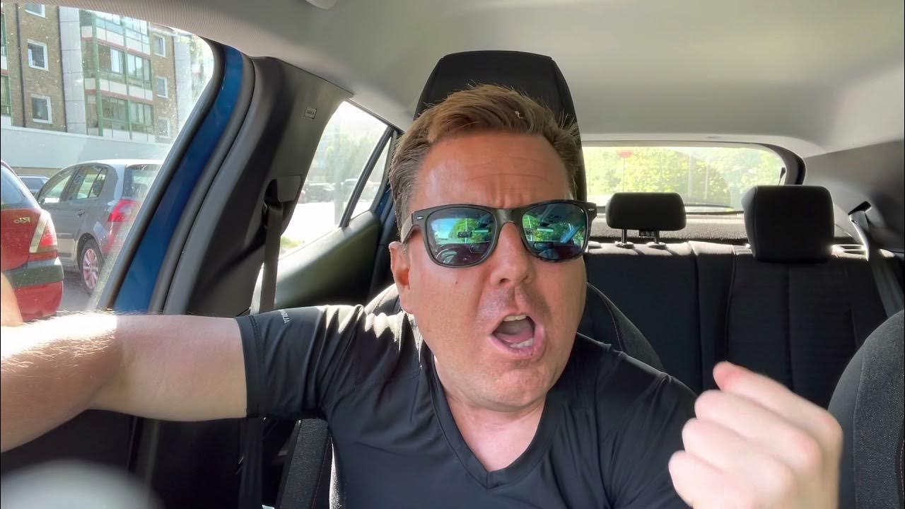 Tom is calling. Tom is calling. Кот том звонит. Том и джерри крутые. Tom is calling.