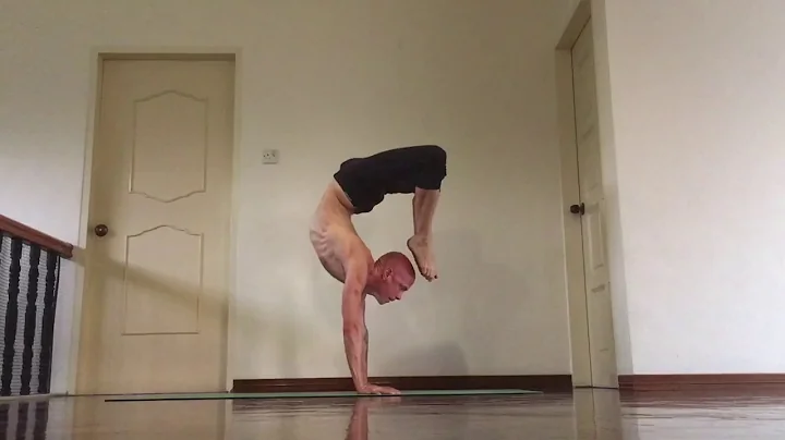Hasta Vrschikasana/Handstand Scorpion