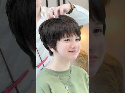 Em bé việt kiều đầy cá tính theo mẹ về Việt Nam để làm tóc và cái kết đẹp bất ngờ 👇👇 | 1900 Hair