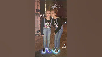 لانا ولين من هنا صغار 