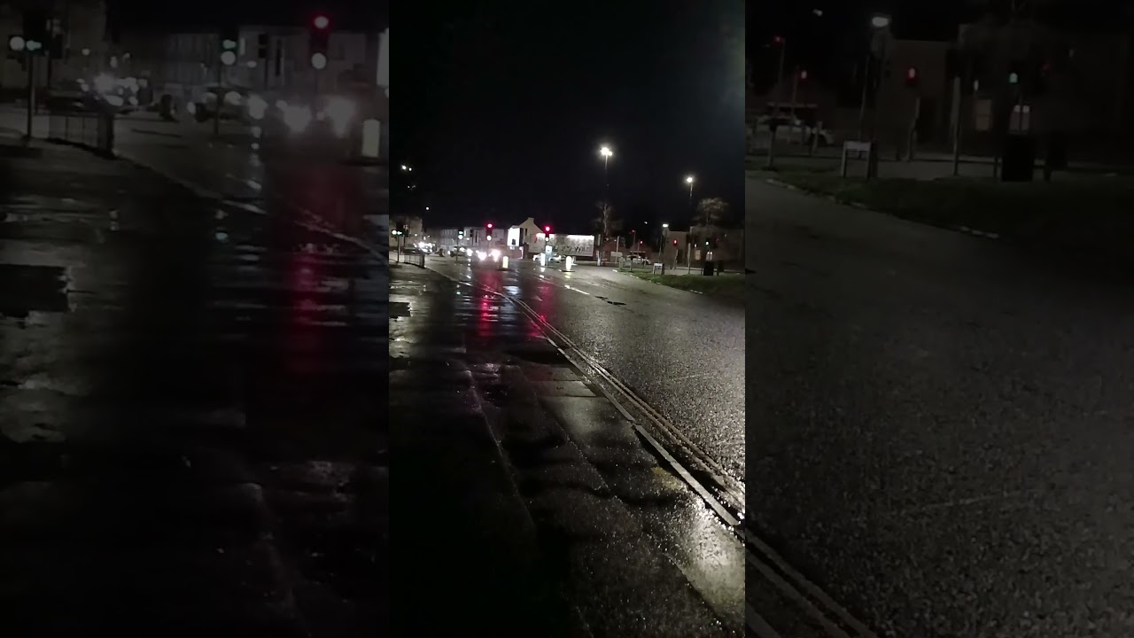 Chilly UK England's 🇬🇧 A Police Car 🚓. A Double Decker. A Motorcyclist on Full Gear. Cars Vans