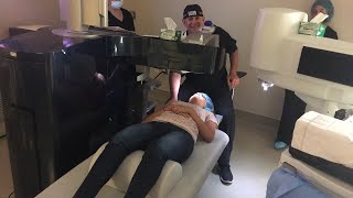 GETTING LASIK SURGERY LIVE!