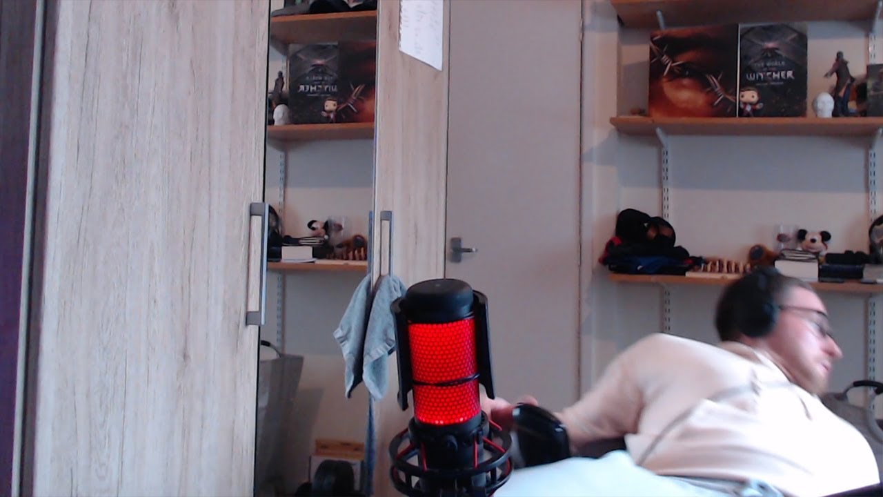 Albsterz Falls out of His Chair