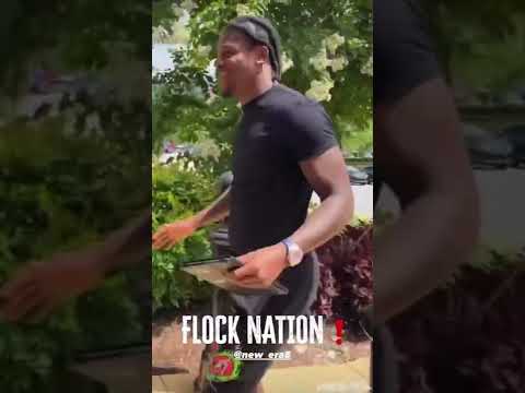 LAMAR JACKSON ARRIVES AT BALTIMORE RAVENS TRAINING CAMP ? #shorts #nfl