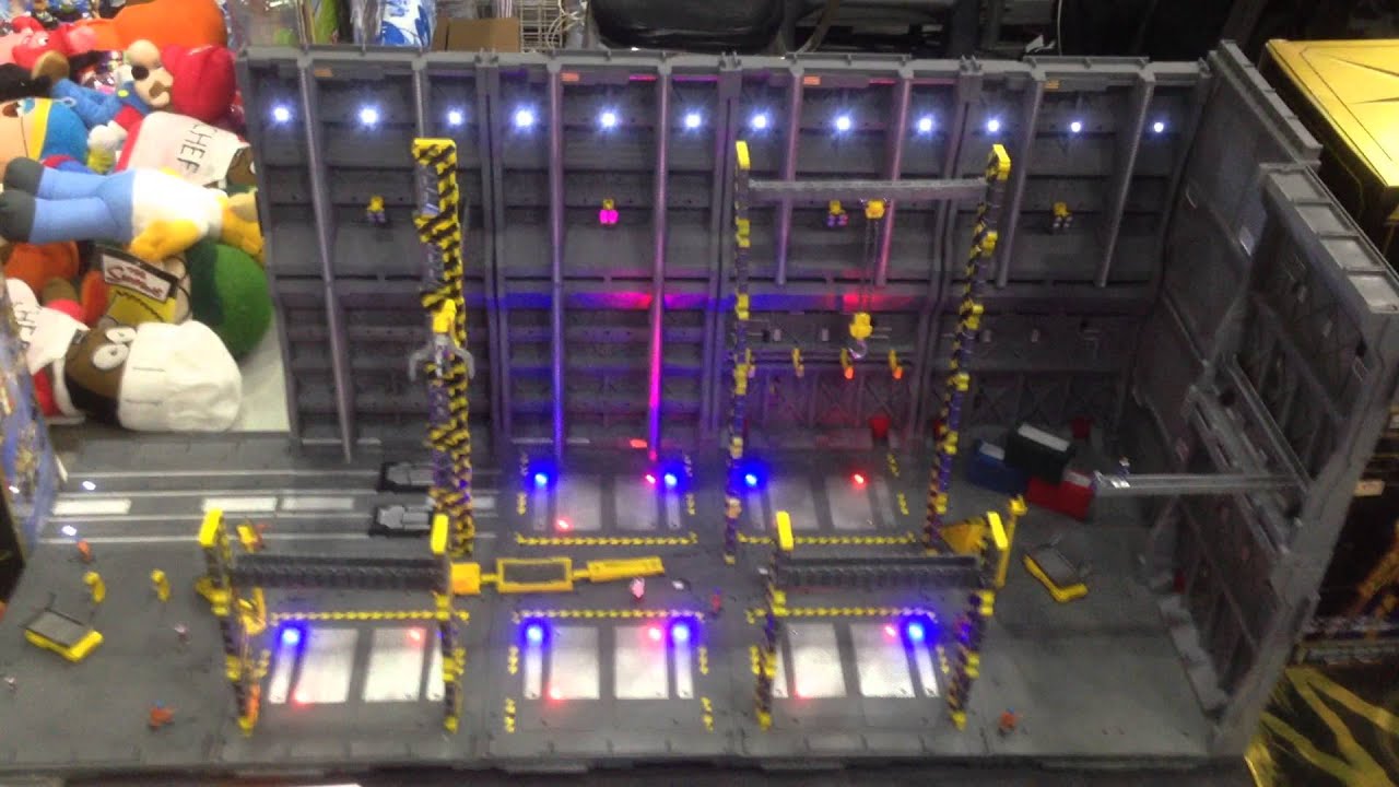DIORAMA GUNDAM HANGAR - YouTube