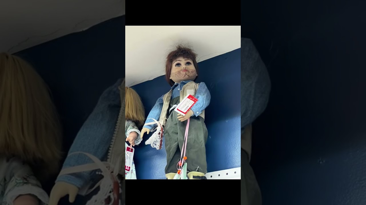 Exploring an American Girl Antique Booth! 