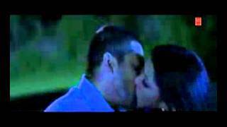 celina jaitley kiss 02