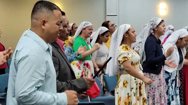 En esta reunin Cristo est Coros de Fuego  Hna Deli...