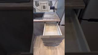 Кухни на заказ. Обзор серая Скандинавочка