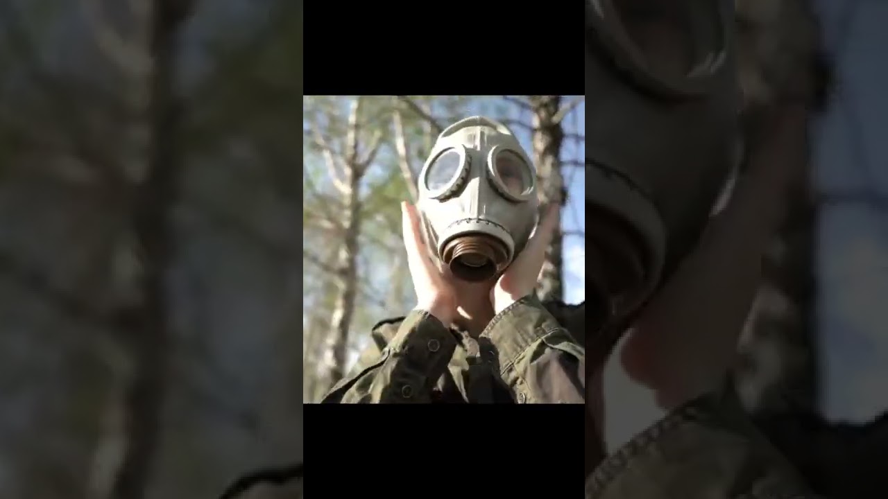 How to Apply a Gas Maks ☣️ 