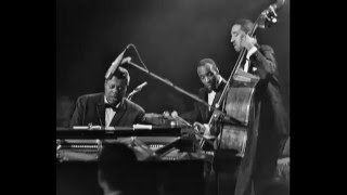 Oscar Peterson - On Green Dolphin Street chords