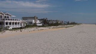 MetroFocus Full Episode: Dunes, Bill de Blasio, City Planning and Midsummer Night Swing