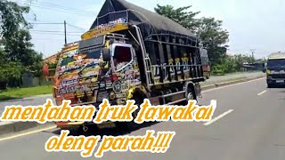 share video mentahan truk tawakal 3 oleng parah