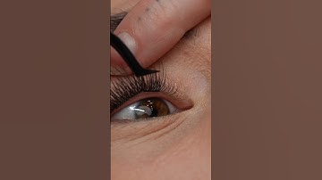 Eye catching 👀💪🏼 #athomelashes #diylashes #citizenlash #grwm #lashtutorial #diylashextensions