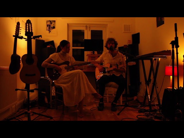 YouTubeでBlanco White - So Certain (Live at home)を視聴 YouTubeでBlanco White - So Certain (Live at home)を視聴