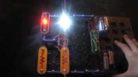 Snap Circuits Light | Project 89: Blinking Control (SEIZURE WARNING)