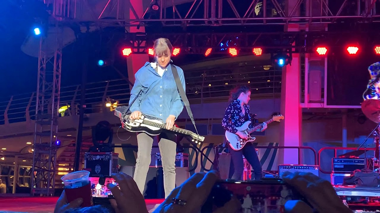 Larkin Poe - Preachin' Blues live from the ROCK LEGENDS CRUISE 2020