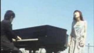 funny coo 新潟を中心に活動するユニット。MAJORBOAT 2002グランプリ受賞。ボーカル:加藤いずみ。普段の自然体な自分を、そのストレートな詩・澄んだ歌声で素直に ...